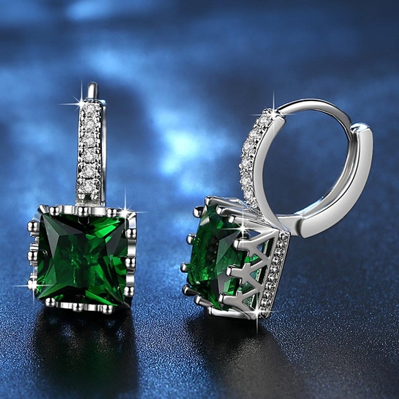 💫New Exquisite Square CZ  Stud Earrings 💫 - Picture 2 of 4